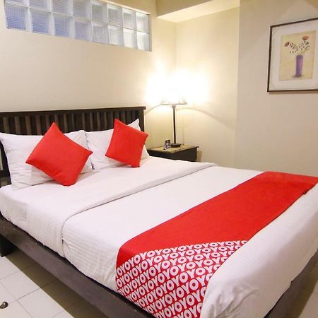 Oyo 103 Artina Suites Hotel Makati City Zewnętrze zdjęcie