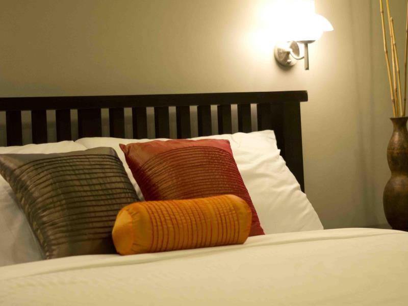 Oyo 103 Artina Suites Hotel Makati City Zewnętrze zdjęcie