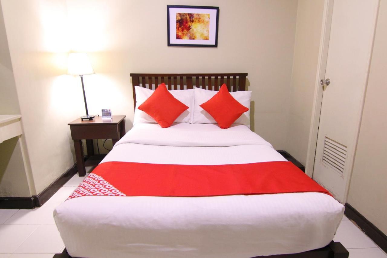 Oyo 103 Artina Suites Hotel Makati City Zewnętrze zdjęcie