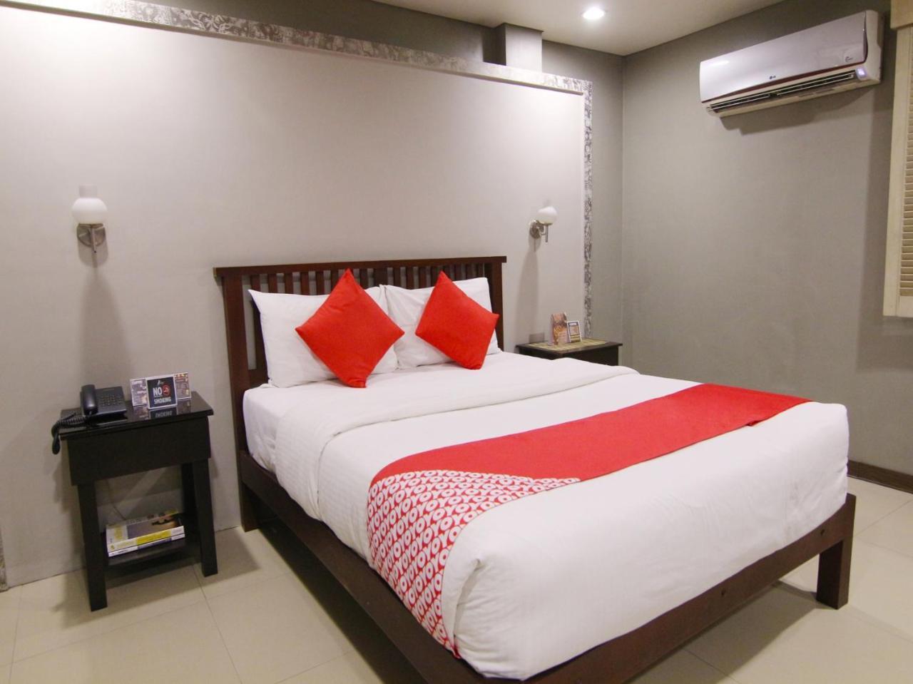 Oyo 103 Artina Suites Hotel Makati City Zewnętrze zdjęcie