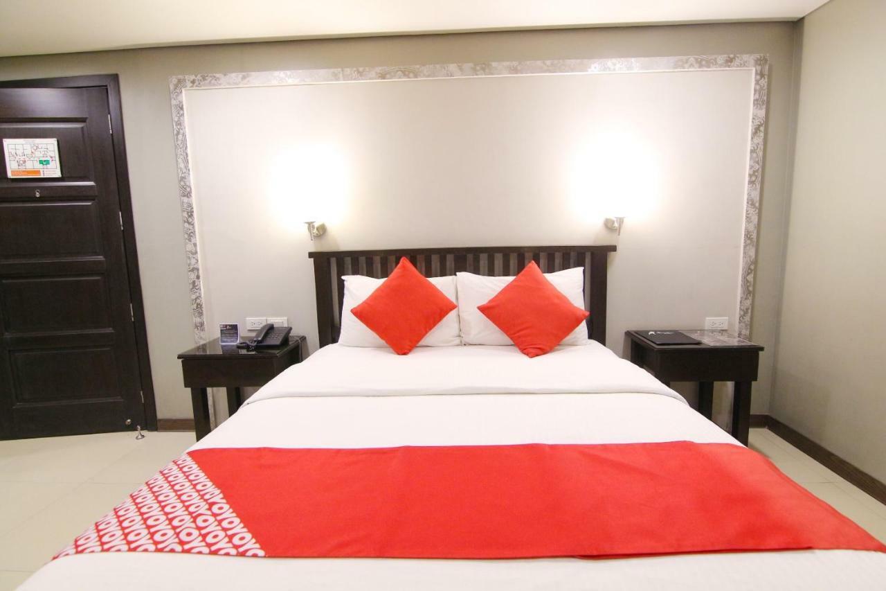 Oyo 103 Artina Suites Hotel Makati City Zewnętrze zdjęcie