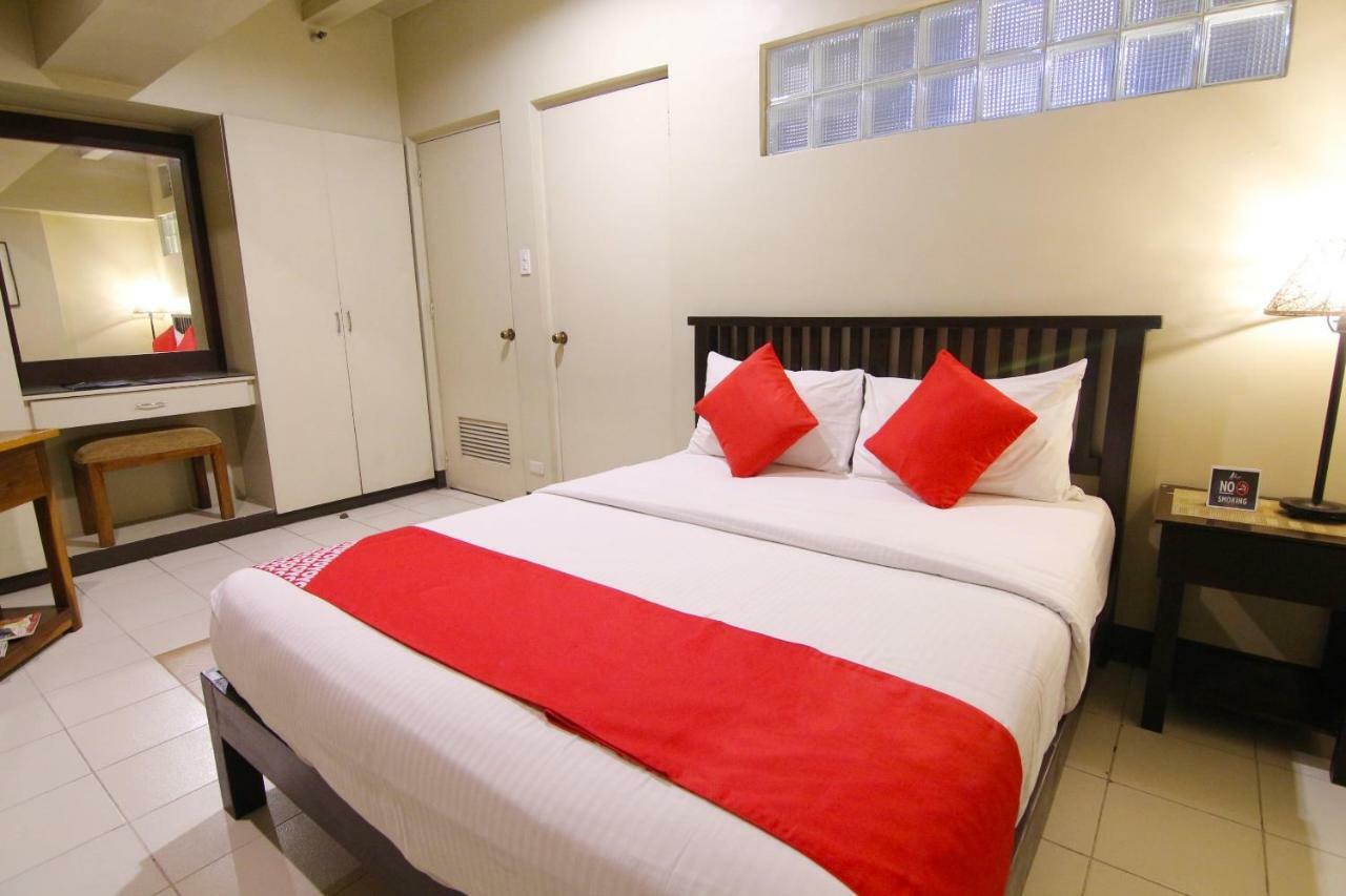 Oyo 103 Artina Suites Hotel Makati City Zewnętrze zdjęcie