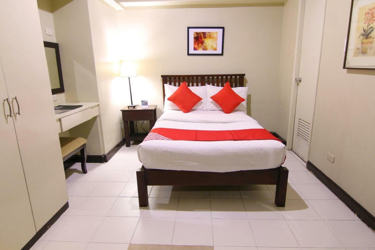 Oyo 103 Artina Suites Hotel Makati City Zewnętrze zdjęcie