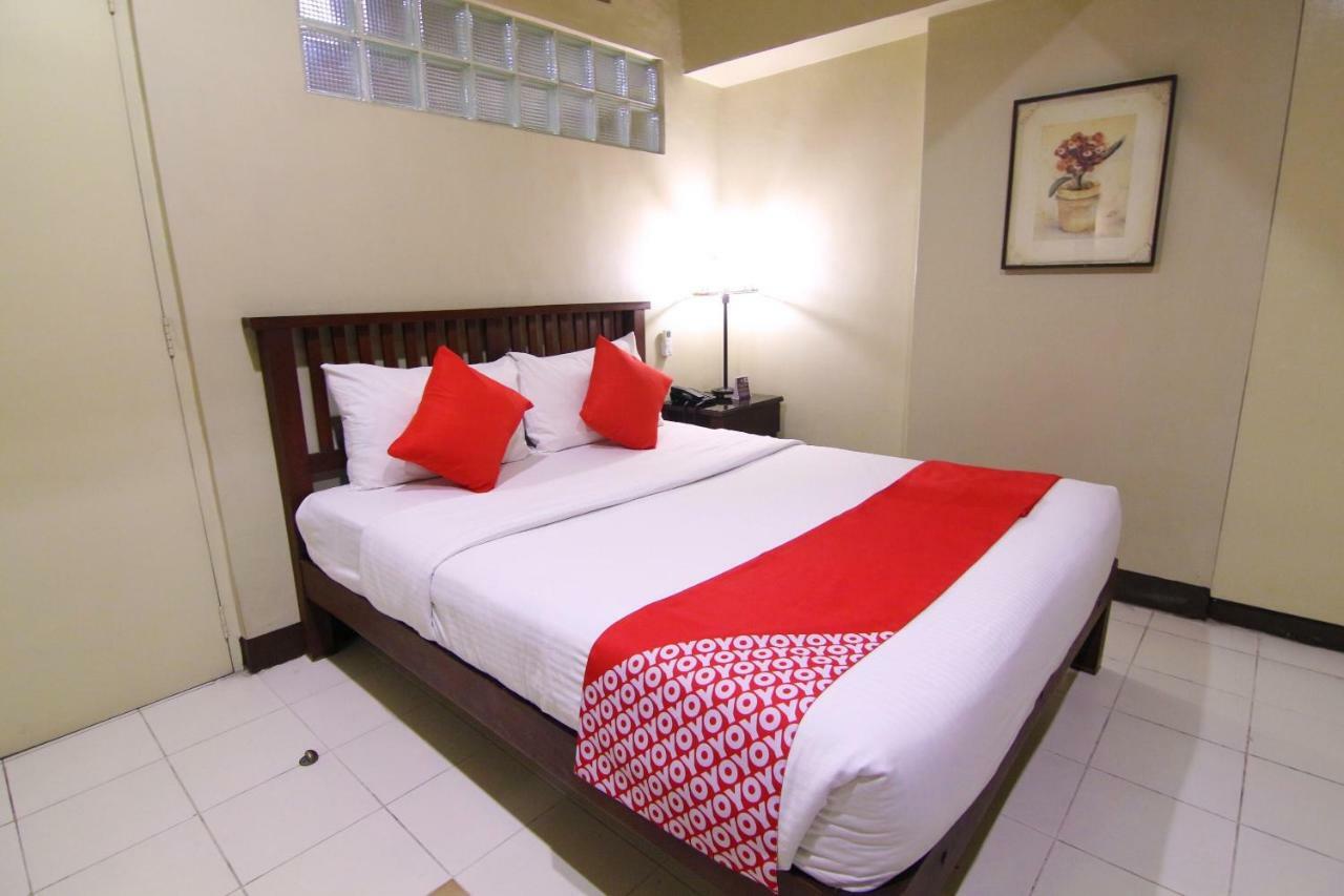 Oyo 103 Artina Suites Hotel Makati City Zewnętrze zdjęcie