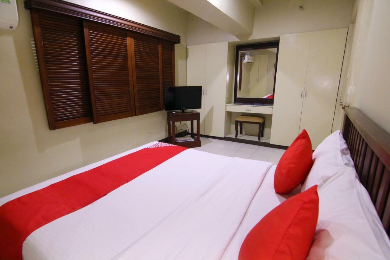 Oyo 103 Artina Suites Hotel Makati City Zewnętrze zdjęcie