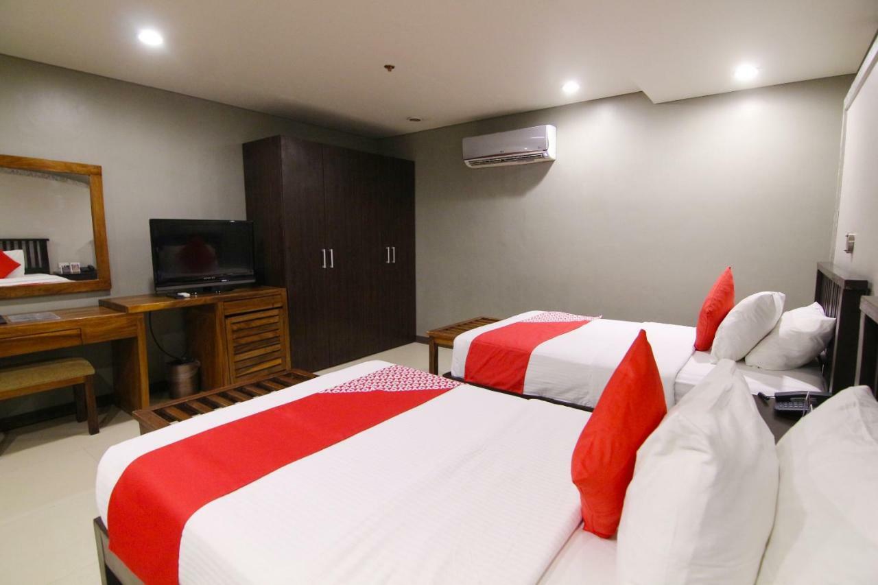 Oyo 103 Artina Suites Hotel Makati City Zewnętrze zdjęcie