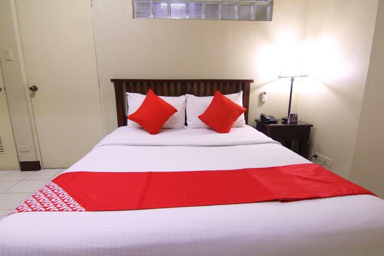 Oyo 103 Artina Suites Hotel Makati City Zewnętrze zdjęcie