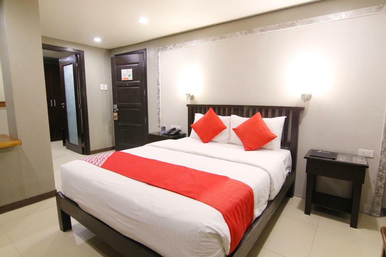 Oyo 103 Artina Suites Hotel Makati City Zewnętrze zdjęcie