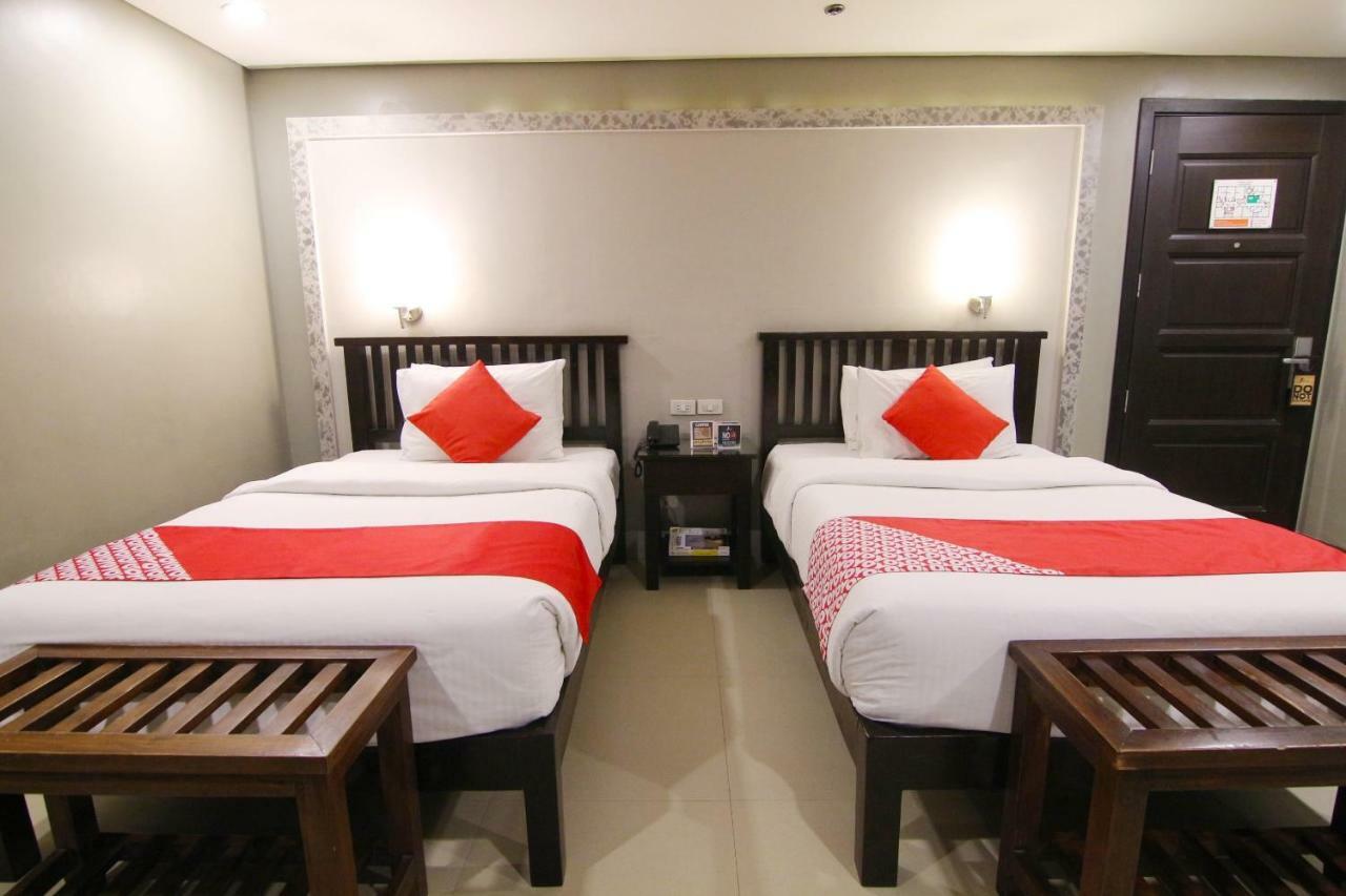 Oyo 103 Artina Suites Hotel Makati City Zewnętrze zdjęcie