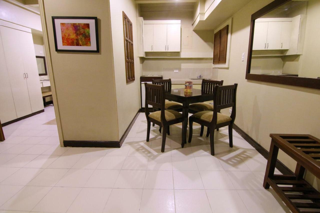 Oyo 103 Artina Suites Hotel Makati City Zewnętrze zdjęcie