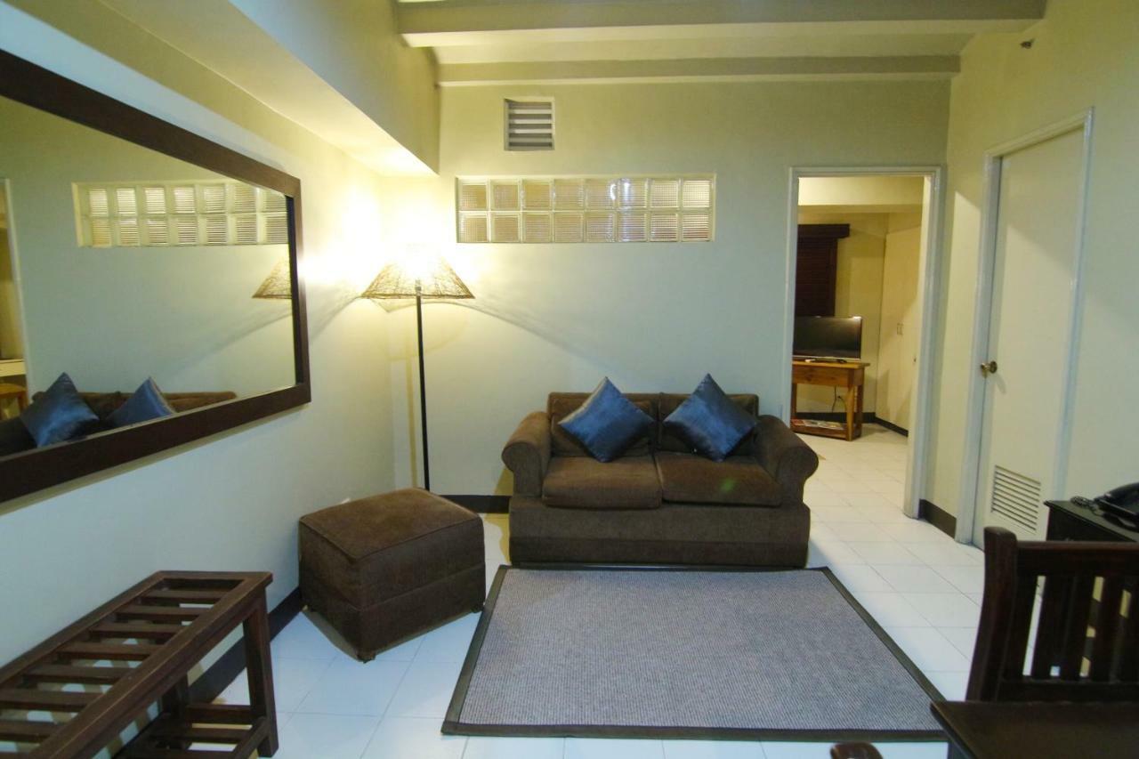Oyo 103 Artina Suites Hotel Makati City Zewnętrze zdjęcie