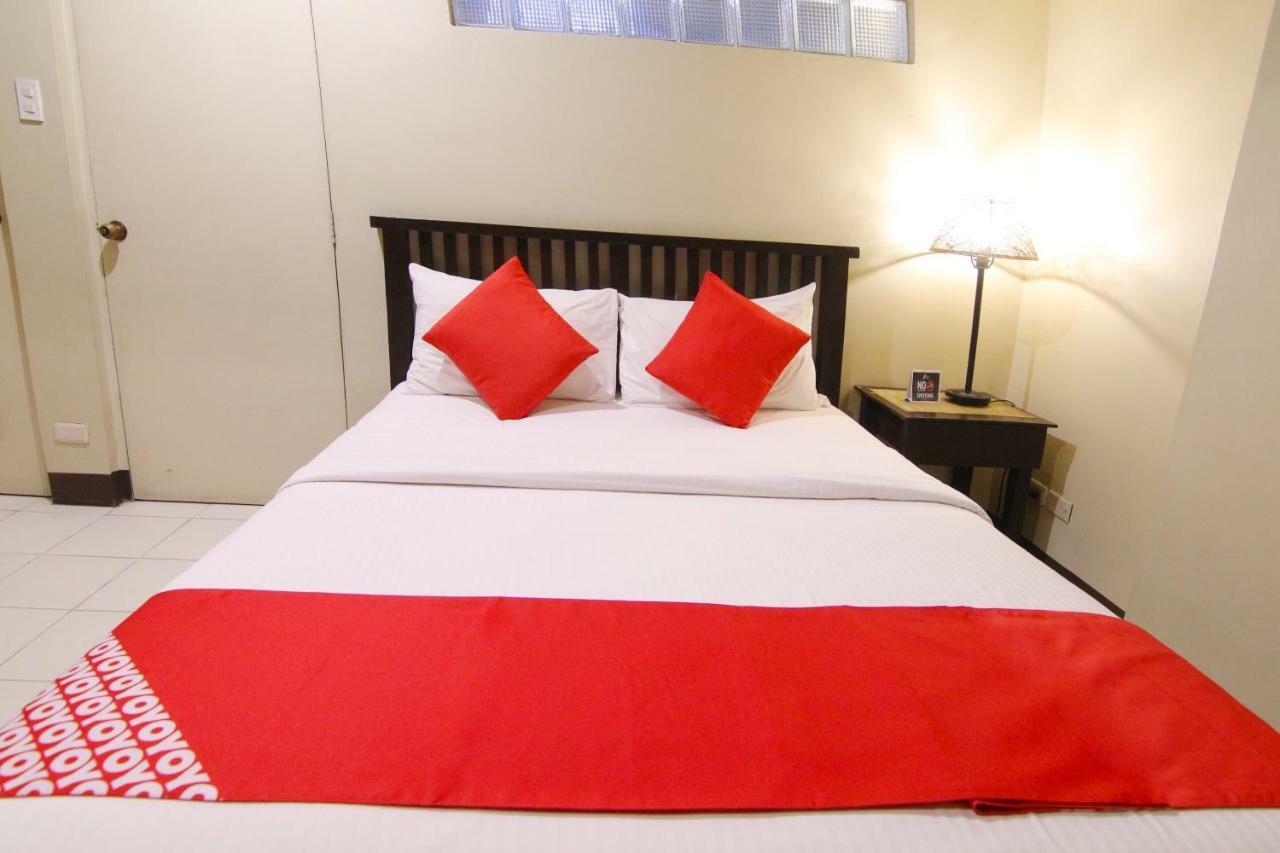 Oyo 103 Artina Suites Hotel Makati City Zewnętrze zdjęcie