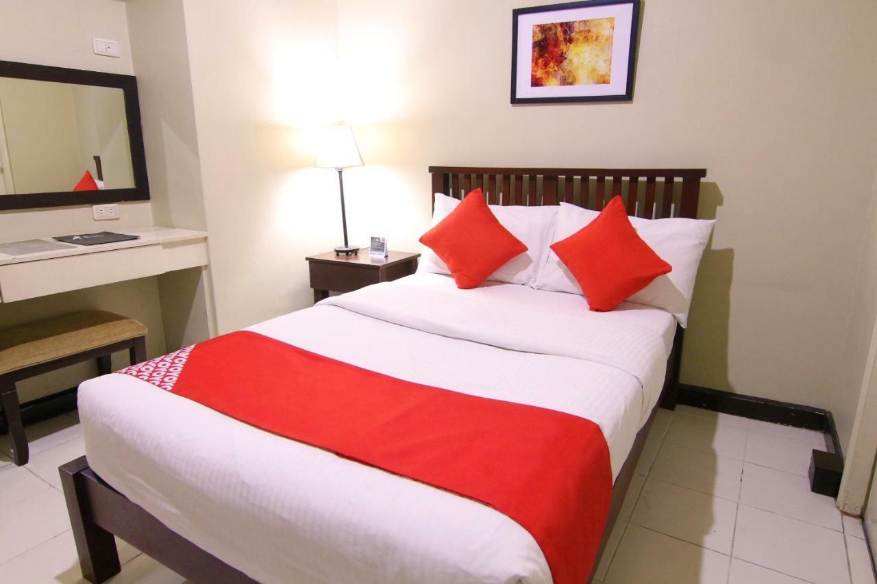 Oyo 103 Artina Suites Hotel Makati City Zewnętrze zdjęcie